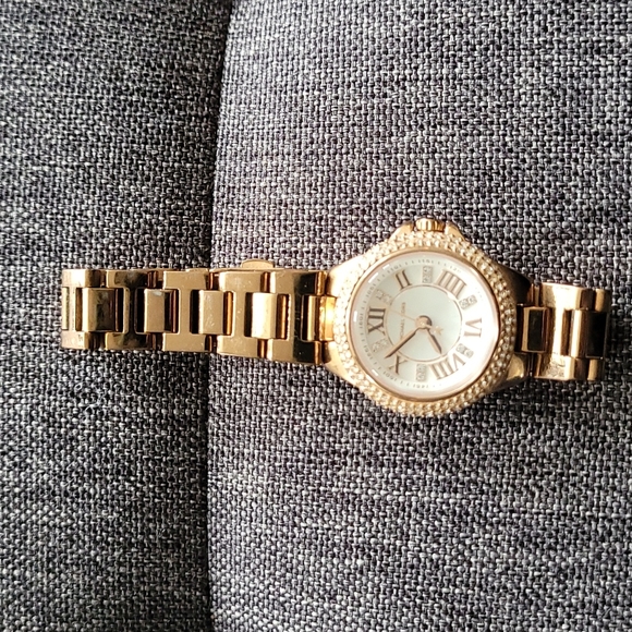 Accessories - Michael Kors wrist watch